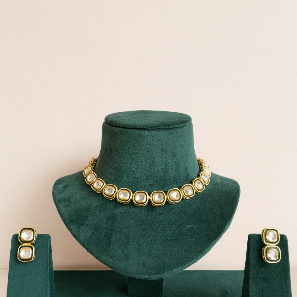 Single Line Square Kundan Set With Dark Green Meena