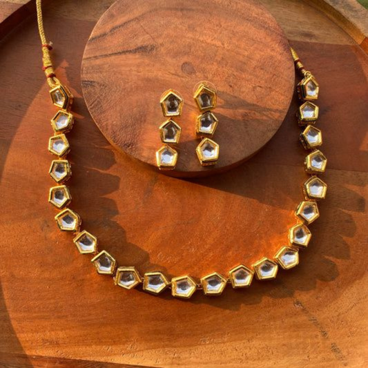 Single Line Pentagon Kundan Necklace Set